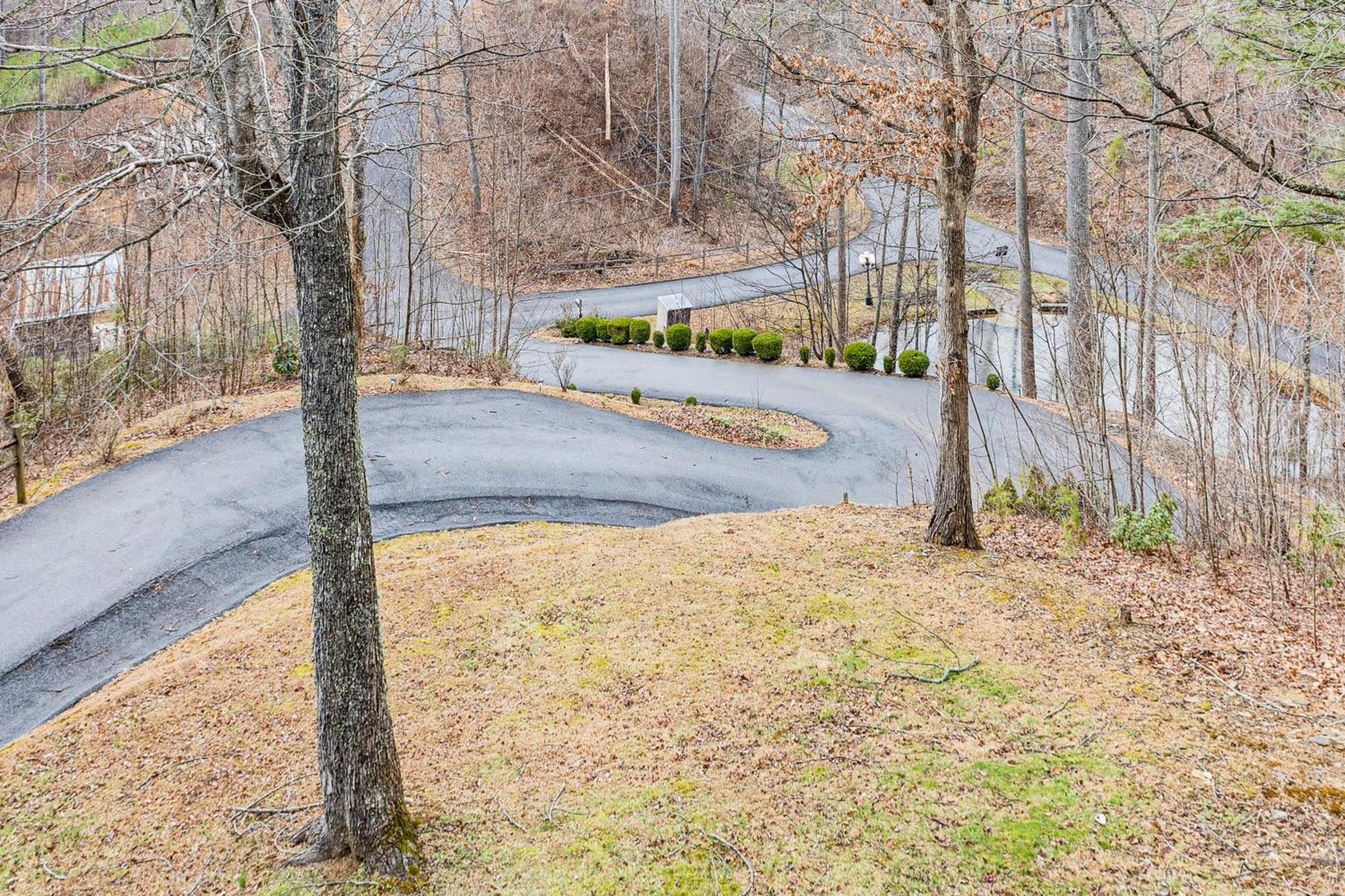 Spacious With Hot Tub And Game Room! Casa de Férias Gatlinburg