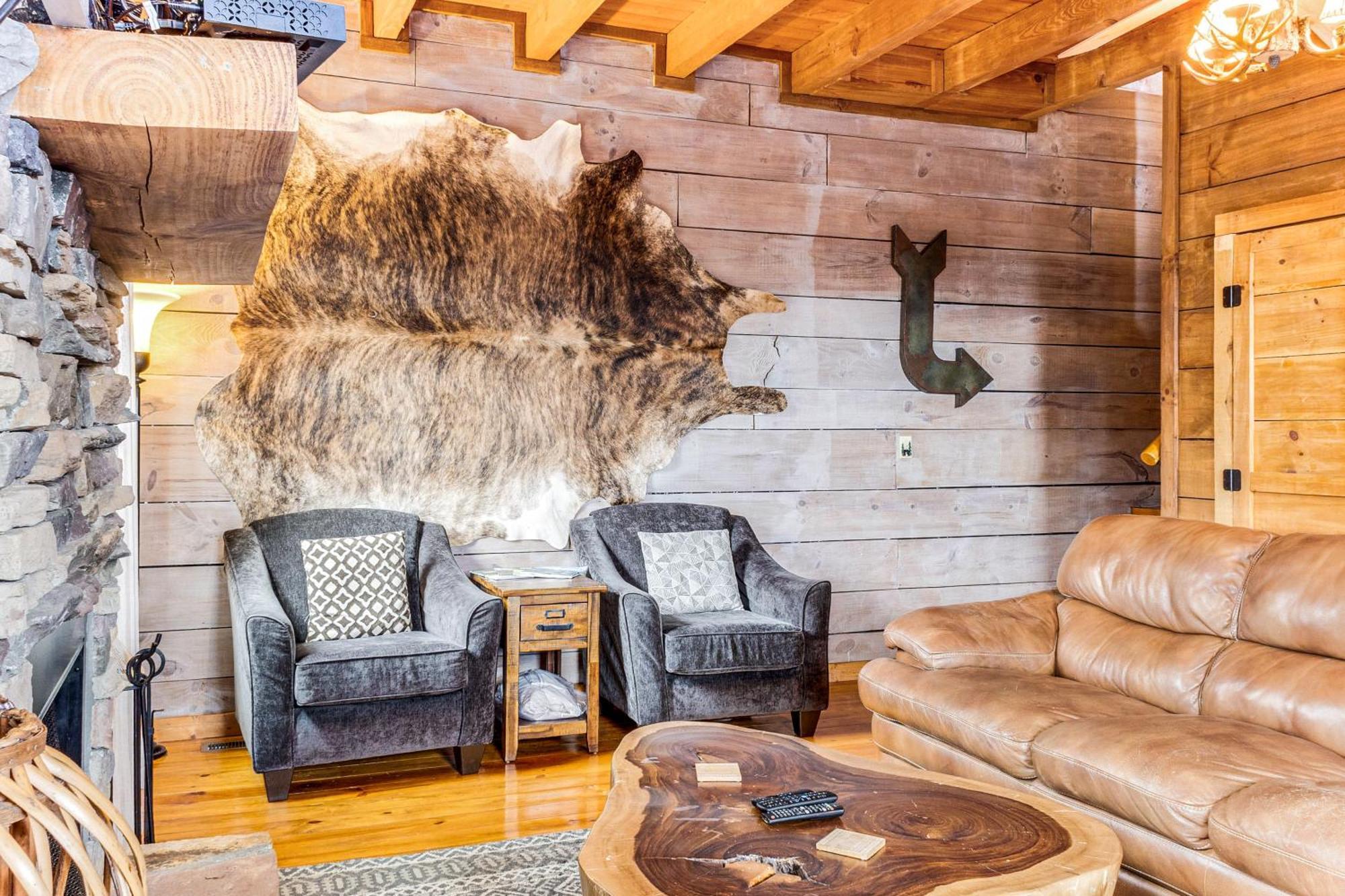 Casa de Férias Spacious With Hot Tub And Game Room! Gatlinburg