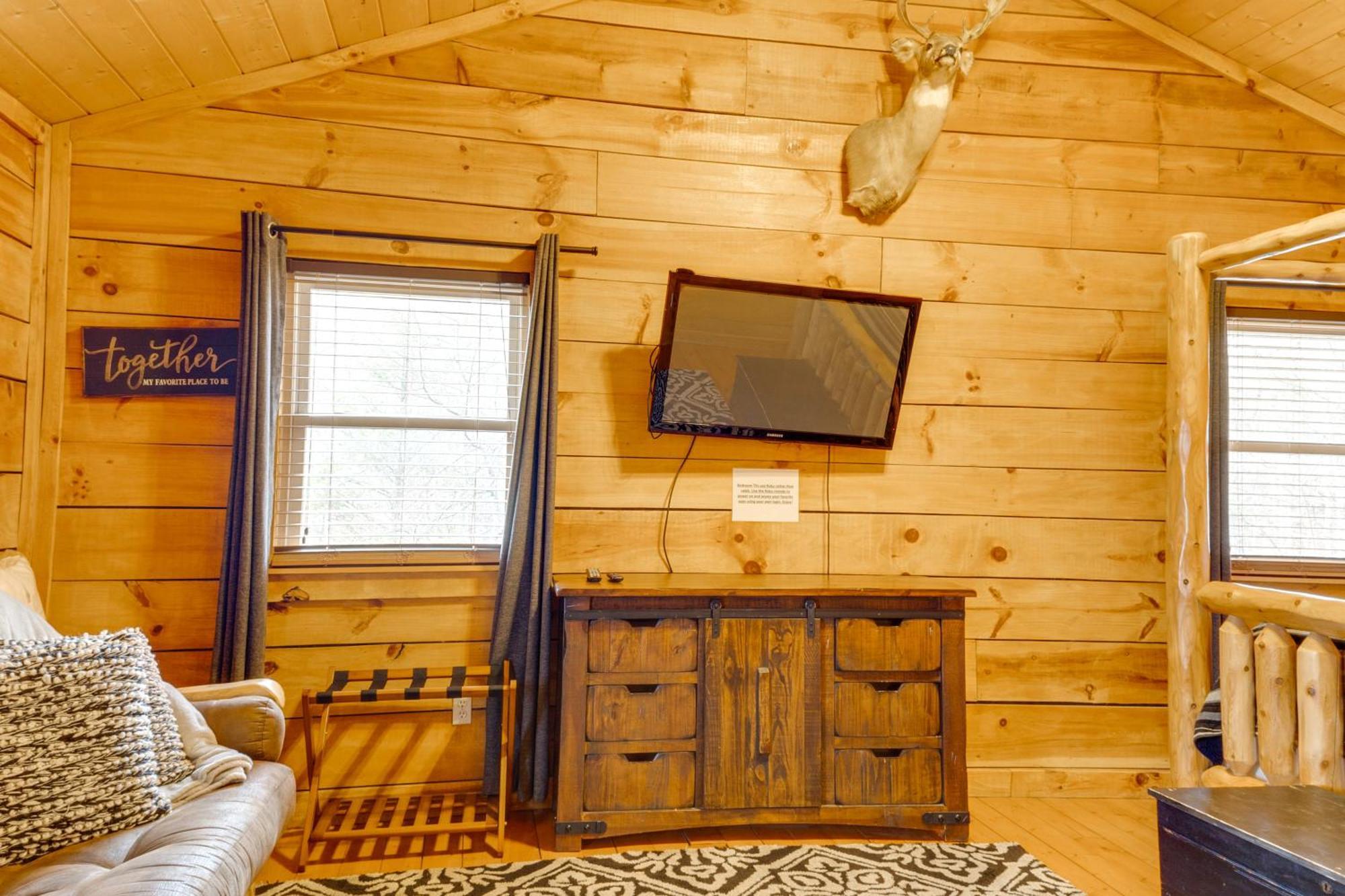 Spacious With Hot Tub And Game Room! Gatlinburg